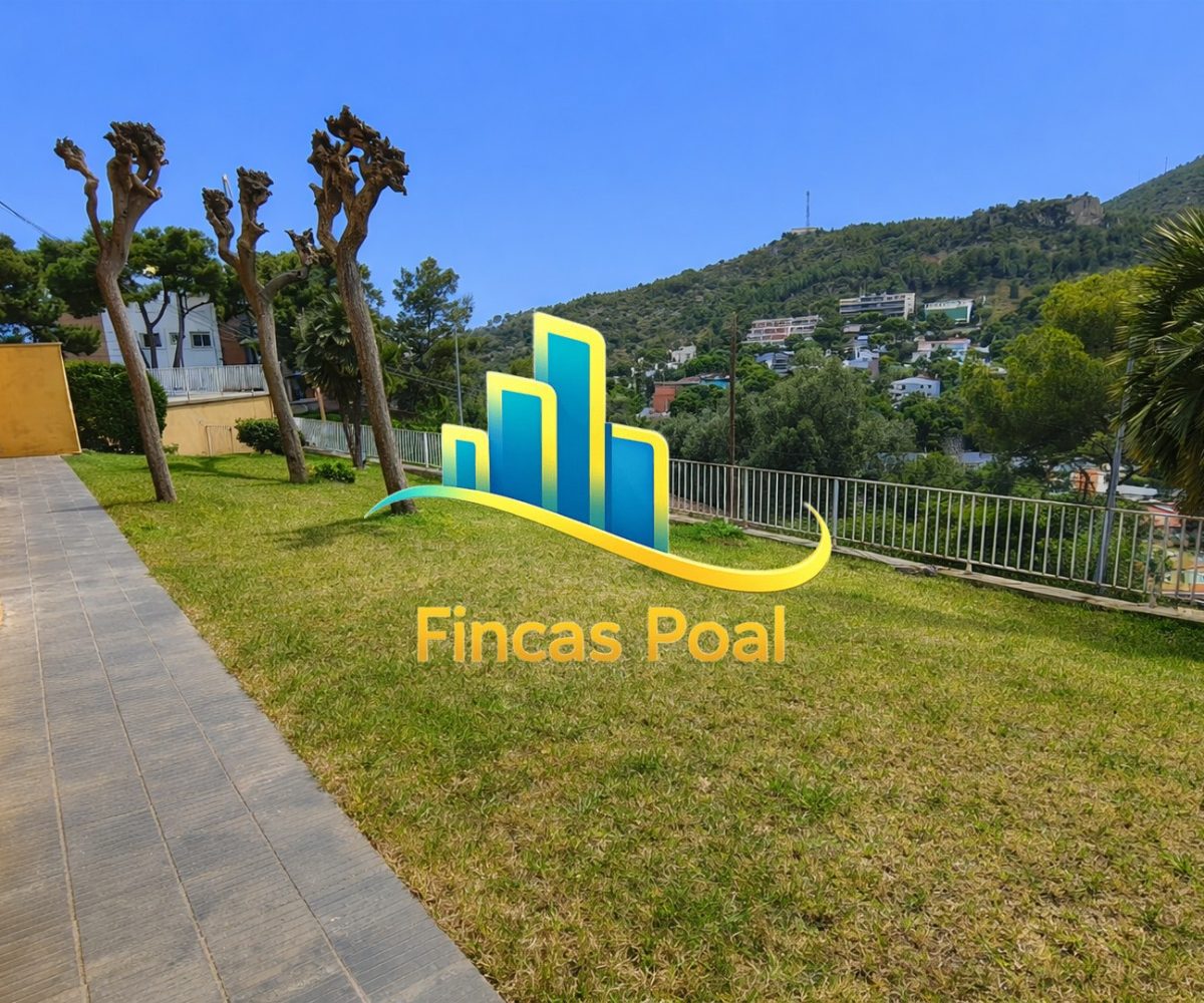 Zona ajardinada comunitaria en El Poal, Castelldefels