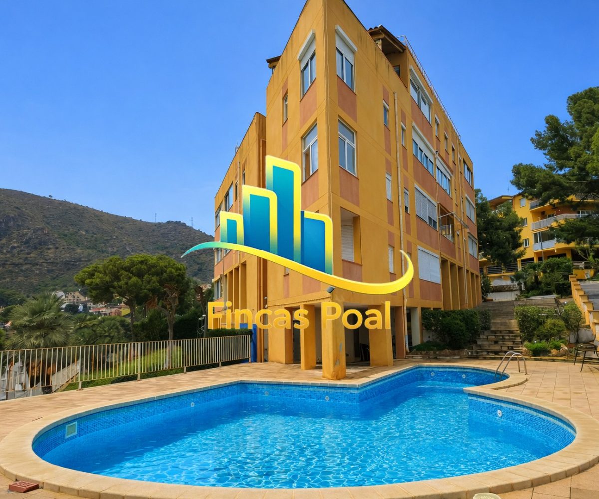 Zona comunitaria con piscina en El Poal, Castelldefels
