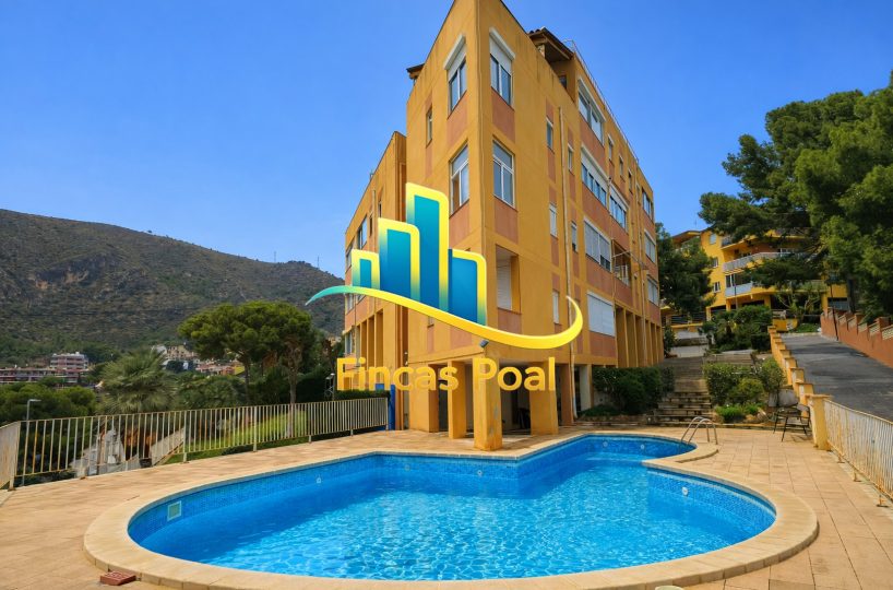 Zona comunitaria con piscina en El Poal, Castelldefels