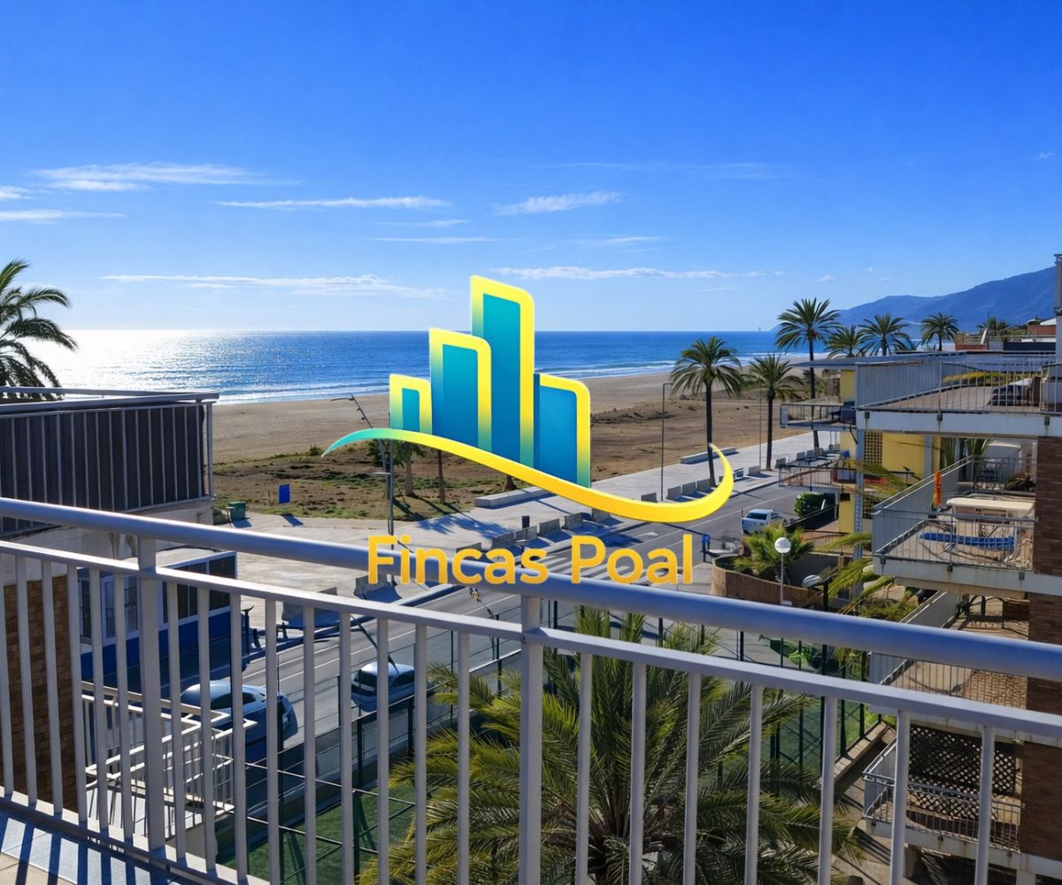 Fachada del complejo residencial en Castelldefels Baixador