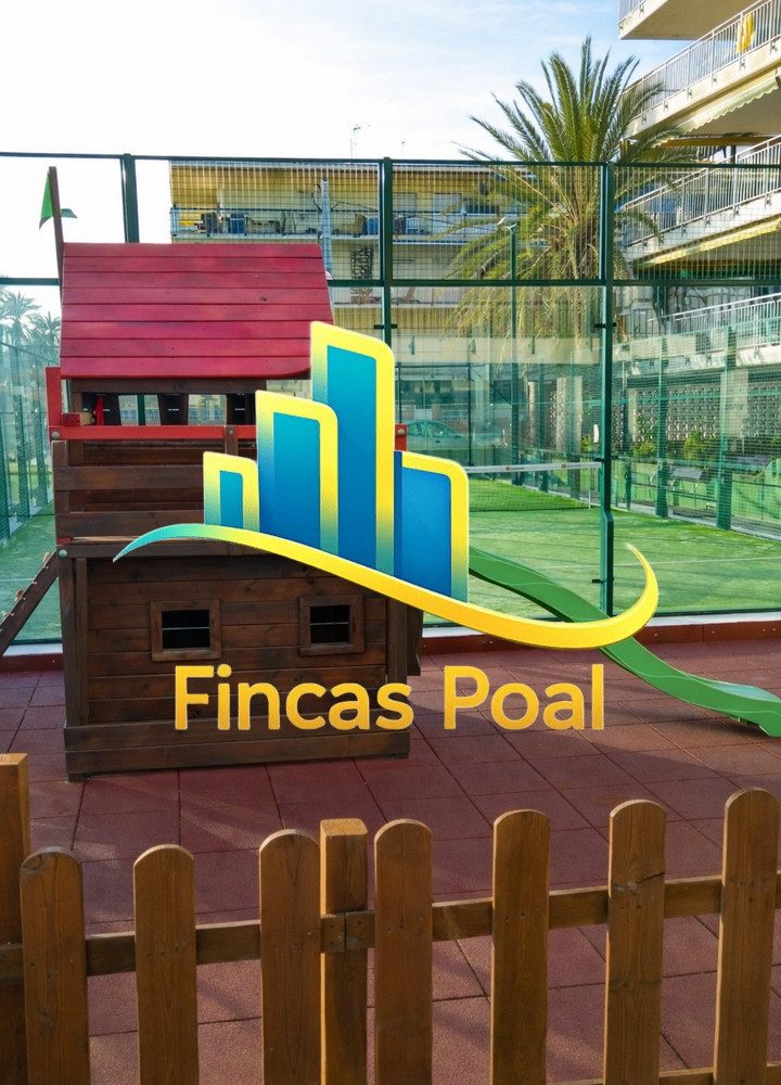 Pista de pádel en urbanización residencial en Castelldefels