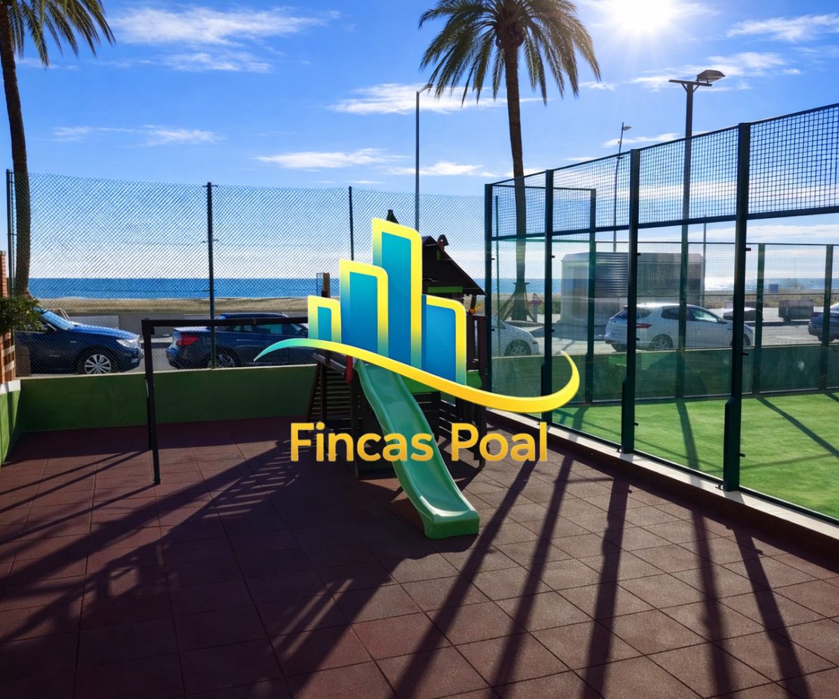 Piscina comunitaria en piso en venta en Castelldefels Baixador