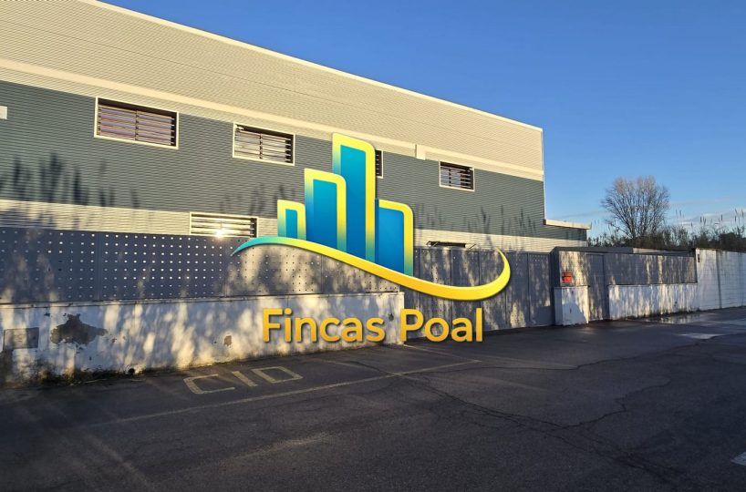 Nave industrial en venta en Rubí