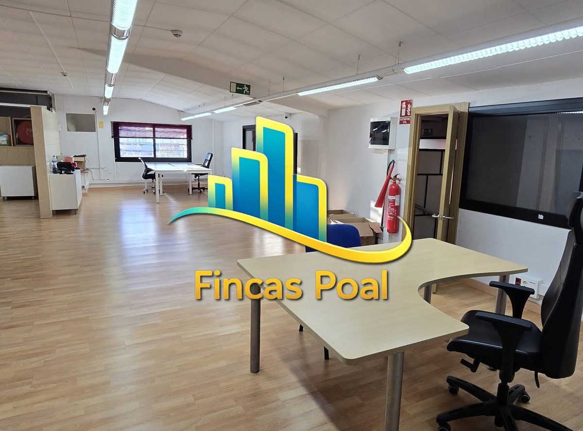 Oficinas integradas en nave industrial en Rubí